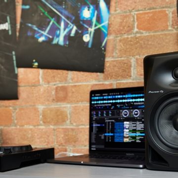 Új tagok a PIONEER DJ desktop-monitor sorozatában